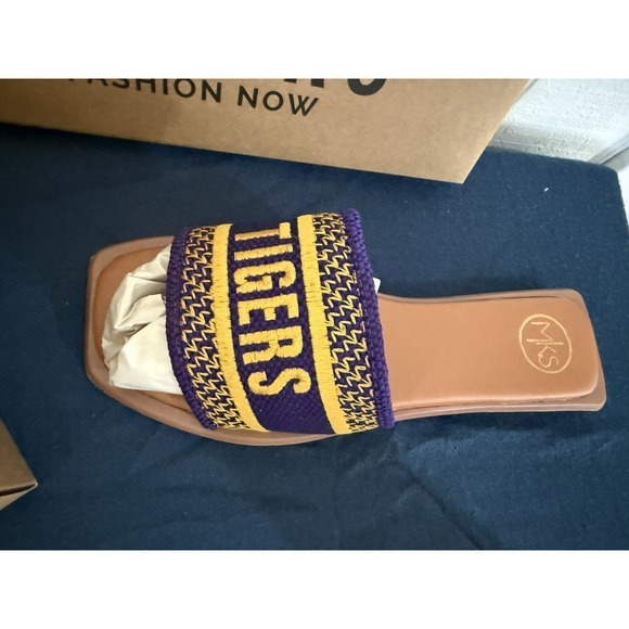 Makers Bobbie Tigers Purple Gold Embroidered Sandals Women Size 9 NIB - Picture 2 of 4